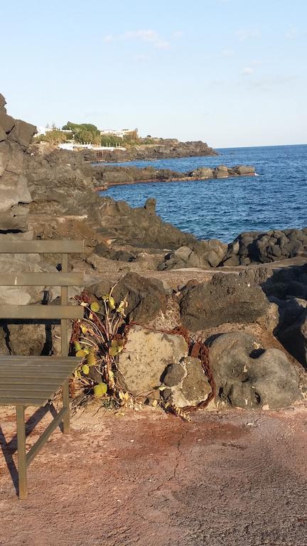 Casa Sul Mare Bed & Breakfast คาตาเนีย ภายนอก รูปภาพ
