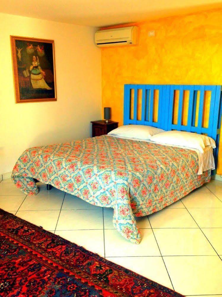 Casa Sul Mare Bed & Breakfast คาตาเนีย ภายนอก รูปภาพ